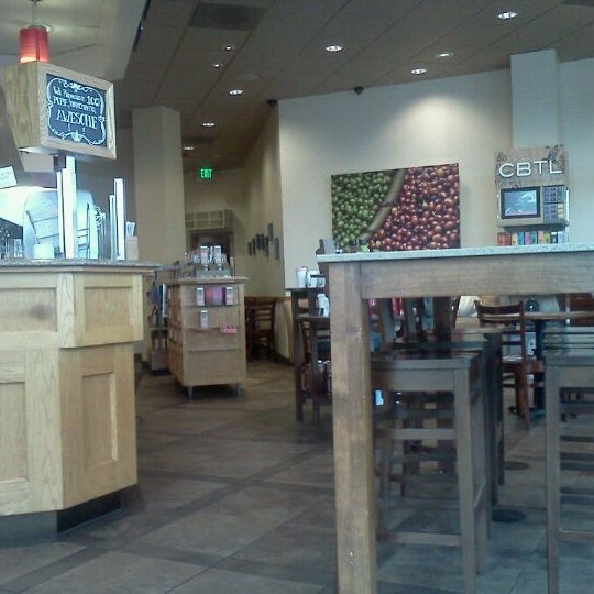 Photo taken at The Coffee Bean &amp; Tea Leaf by Christopher R. on 10/25/2011