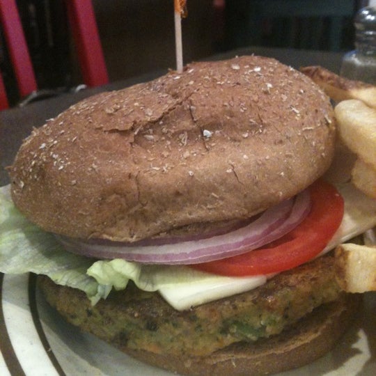 Foto scattata a CG Burgers da Shay W. il 8/19/2011