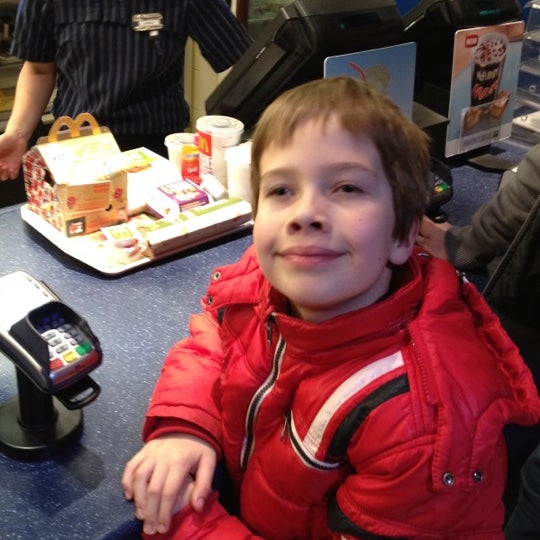 Photo taken at McDonald&#39;s by Bodille B. on 3/17/2012