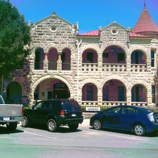 Schreiner Mansion/Hill Country Museum 226 Earl Garrett St