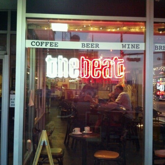 9/7/2012 tarihinde Demont D.ziyaretçi tarafından The Beat Coffeehouse'de çekilen fotoğraf