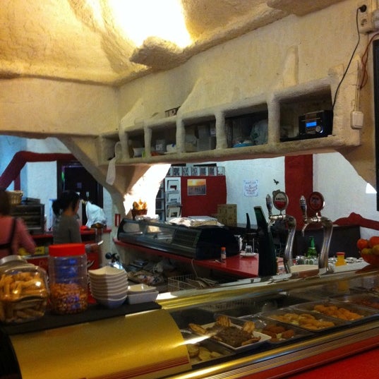 Foto tirada no(a) Cafe El Iglu por Anibal C. em 1/5/2012