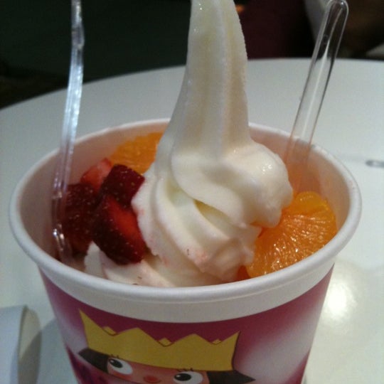 Das Foto wurde bei Mieleyo Premium Frozen Yogurt von MayLing H. am 8/18/2011 aufgenommen