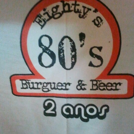 Foto tirada no(a) Eighty&#39;s Burguer &amp; Beer por Eighty&#39;s Burguer &. em 12/29/2011