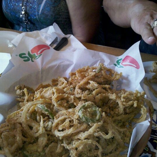 Photo taken at Chili&#39;s Grill &amp; Bar by Maria A. on 8/7/2011
