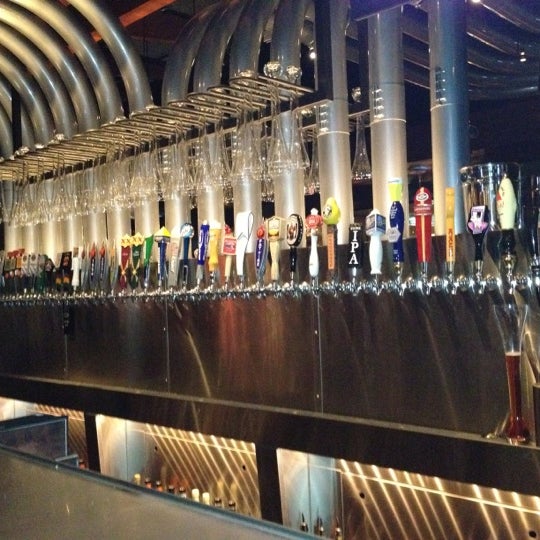 Yard House American Restaurant in Denver