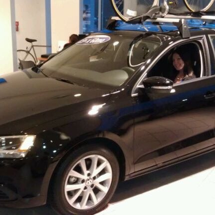 3/29/2012에 Thurman Murman님이 Schmitt&#39;s Audi Volkswagen에서 찍은 사진