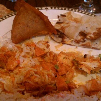 Foto scattata a Swagat Fine Indian Cuisine da Sheryl B. il 3/11/2012