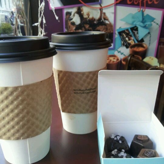 Foto tomada en Lily O&#39;Brien&#39;s Chocolate Cafe  por Gary el 1/9/2012