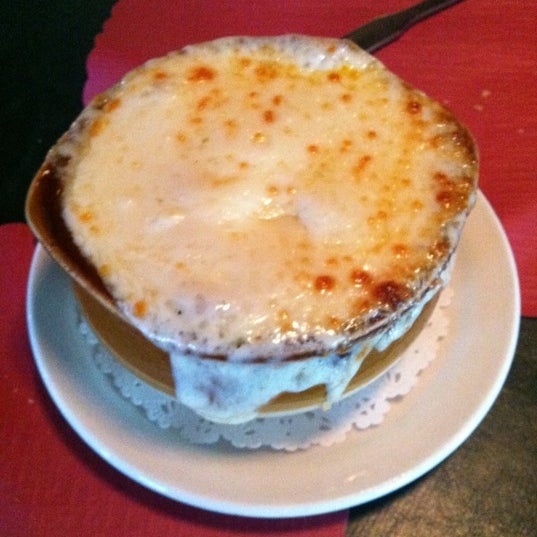 Excellent comfort food. Great service. Baked French onion soup and corned beef sandwich are must-haves!