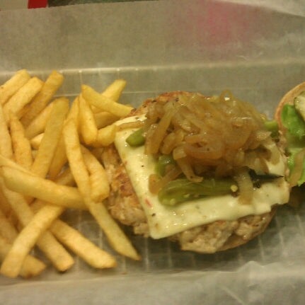 Foto diambil di Burger Boss oleh Alex G. pada 8/17/2012