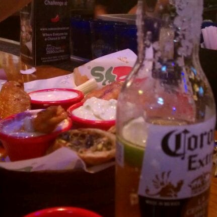 Photo taken at Chili&#39;s Grill &amp; Bar by Jorge M. on 3/6/2012