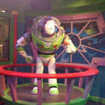 Photos At バズ ライトイヤーのアストロブラスター Buzz Lightyear S Astro Blasters Theme Park Ride Attraction