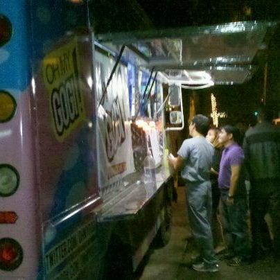 Photo taken at Oh My Gogi! Truck by Renan Y. on 10/21/2011