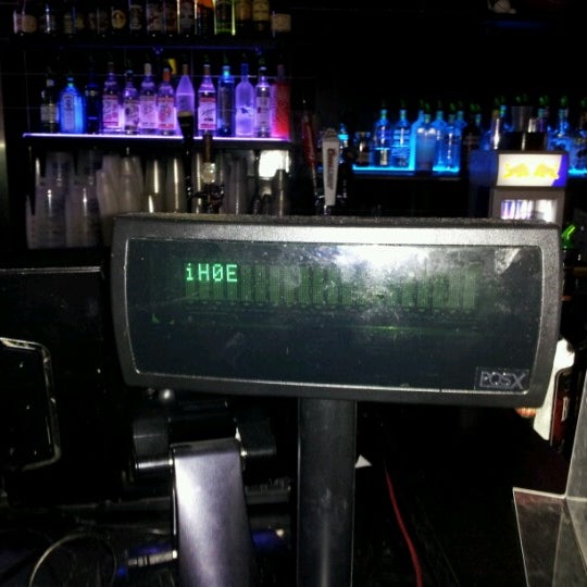 Foto diambil di Tomahawk Sports Bar &amp; Grill oleh Karynn S. pada 7/17/2012