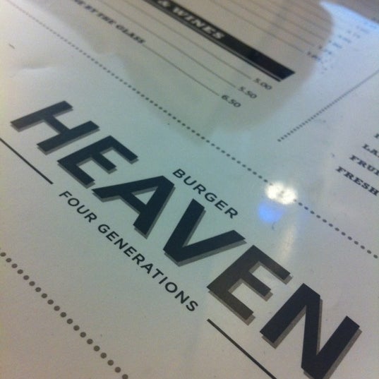 Foto tirada no(a) Burger Heaven por Wendy D. em 4/20/2012