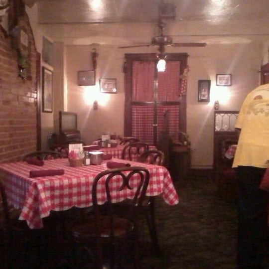 5/21/2012 tarihinde SCOOBY D.ziyaretçi tarafından Frank&#39;s Spaghetti House'de çekilen fotoğraf