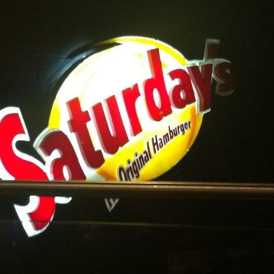 Photo taken at Saturday&#39;s The Original Burger by Reynaldi T. on 11/20/2011