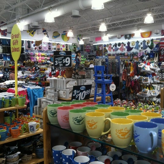 Wings Beachwear Clothing Store in Hyannis