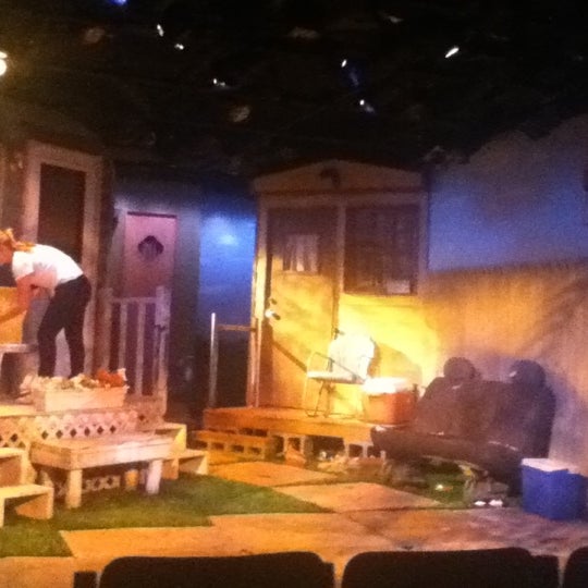 Foto tomada en New Jersey Repertory Company  por Jen L. el 6/12/2012