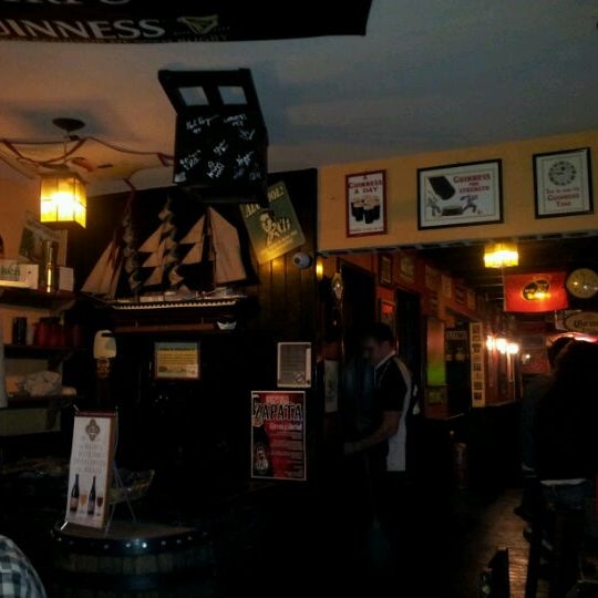 Photo taken at Temple Bar by Ivan E. on 3/31/2012