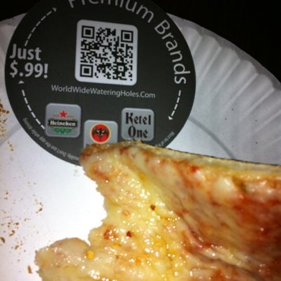 7/22/2012 tarihinde Urban Dwellersziyaretçi tarafından Uncle Joe&#39;s Pizza'de çekilen fotoğraf