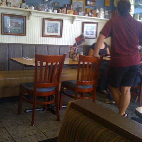 8/16/2011 tarihinde Dinda D.ziyaretçi tarafından Country Corner Cafe'de çekilen fotoğraf