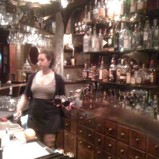Снимок сделан в The Alchemist Bar &amp; Cafe пользователем HoppyPete S. 7/8/2012