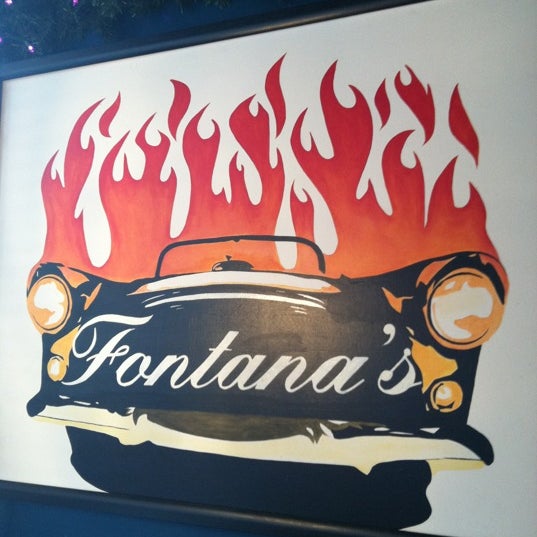 Foto tirada no(a) Fontana&#39;s Bar por DJ Crystal Clear em 6/18/2012