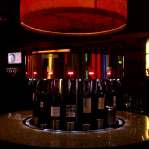 รูปภาพถ่ายที่ Pourtal Wine Tasting Bar โดย Marla @. เมื่อ 12/5/2011