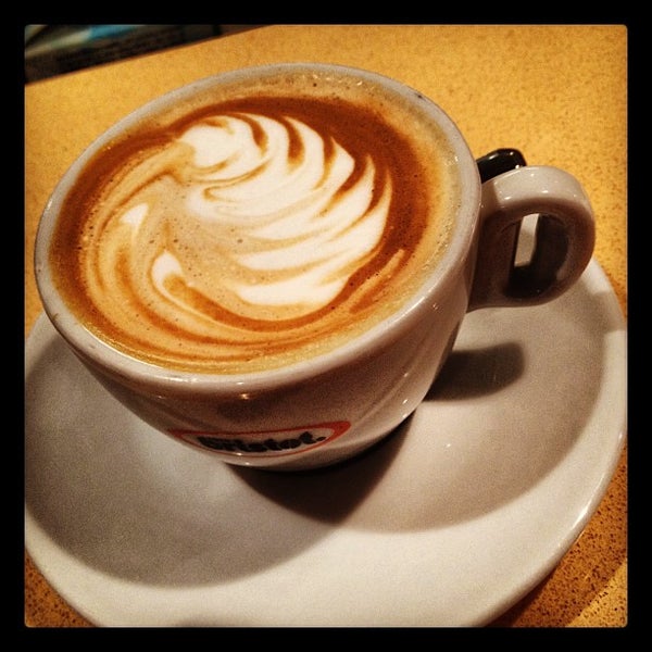 Foto diambil di Caffe Noi oleh Jordana pada 2/11/2012