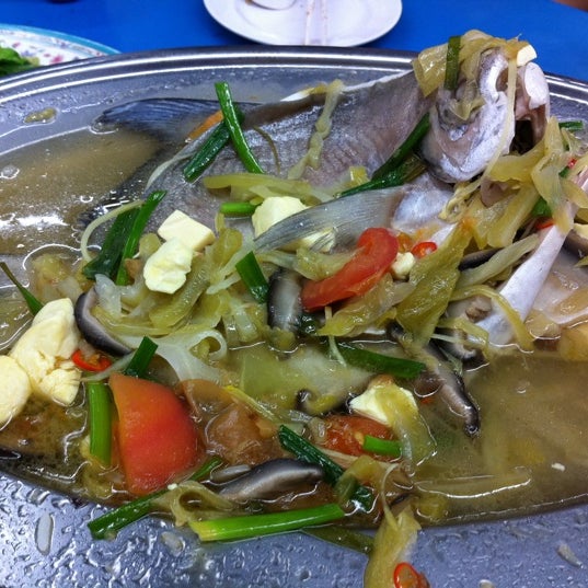 รูปภาพถ่ายที่ Top Seafood โดย Alvino L. เมื่อ 2/17/2011