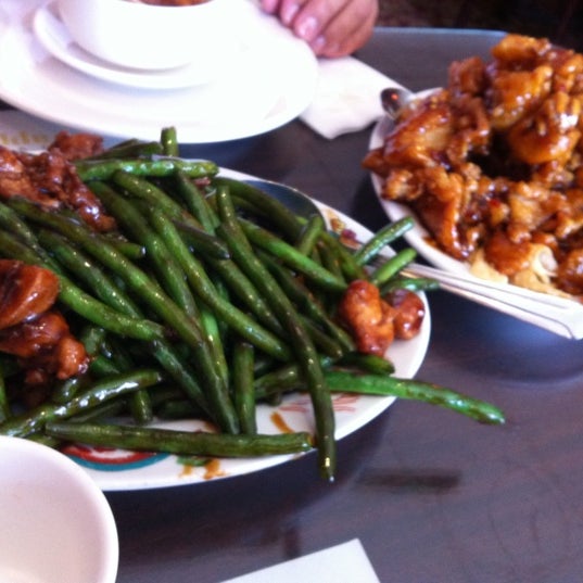 Foto scattata a Chen&#39;s Chinese Restaurant da Mozza R. il 8/24/2011
