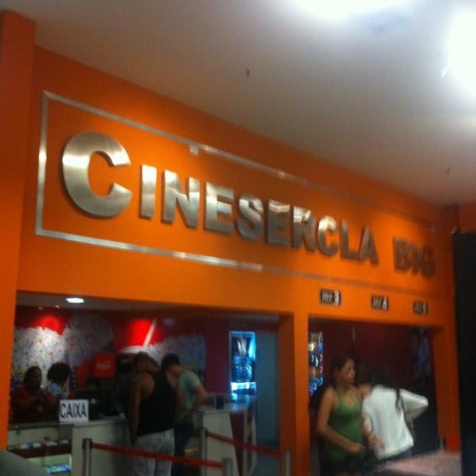 Dá até vergonha pedir meia entrada no "Cinesercla" (cinema do Shopping)... Apenas R$4,50.