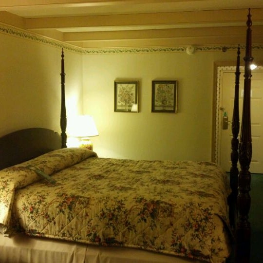4/23/2012 tarihinde Katie B.ziyaretçi tarafından The Desmond Hotel Albany'de çekilen fotoğraf