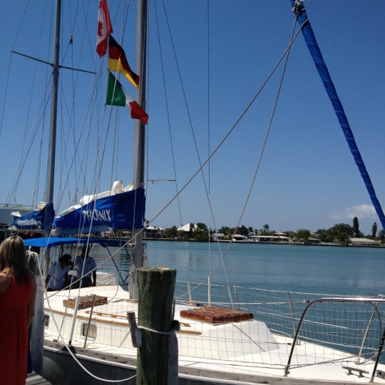 รูปภาพถ่ายที่ Dolphin Landings Charter Boat Center โดย Jason G. เมื่อ 5/5/2012