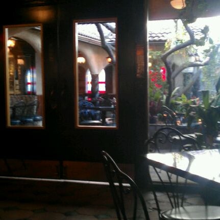 7/14/2011 tarihinde Robert P.ziyaretçi tarafından Kalachandji&#39;s Restaurant &amp; Palace'de çekilen fotoğraf
