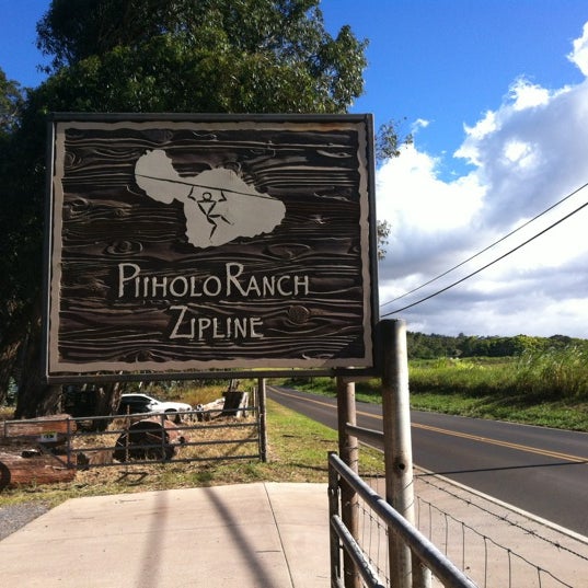รูปภาพถ่ายที่ Piiholo Ranch Zipline โดย Shafath S. เมื่อ 9/4/2012