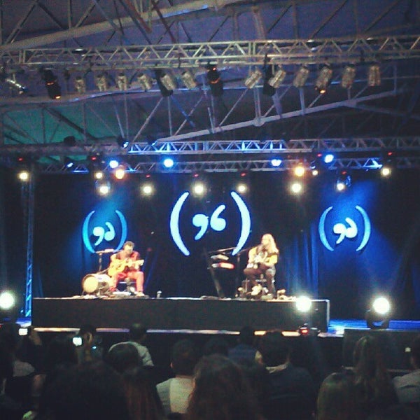 รูปภาพถ่ายที่ Flamboyant In Concert โดย Carlos Eduardo-Kadu &. เมื่อ 6/26/2012