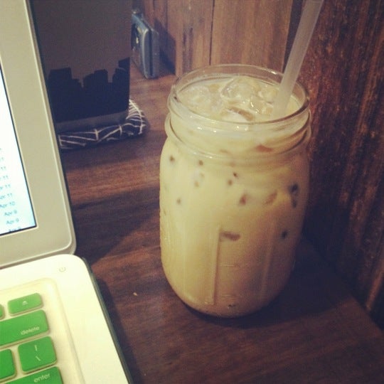 Iced latte with maple flavor shot in a cute jar = perfect for a studying drink