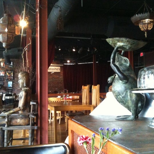 4/15/2011 tarihinde Mister K.ziyaretçi tarafından Natasha&#39;s Bistro &amp; Bar'de çekilen fotoğraf