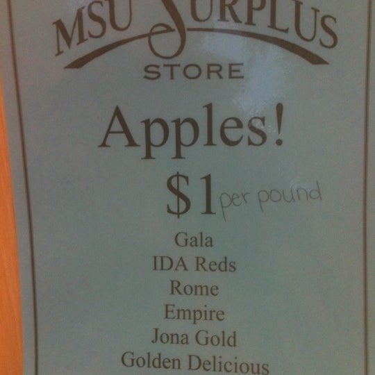 10/14/2011 tarihinde Allan C.ziyaretçi tarafından MSU Surplus Store'de çekilen fotoğraf