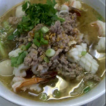 Photo prise au Tanad Thai Cuisine par Nate B. le5/11/2012
