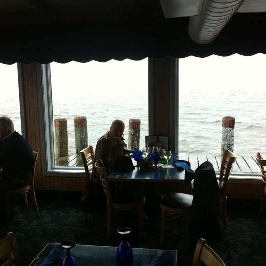 4/23/2011 tarihinde Assaf L.ziyaretçi tarafından Dock &amp; Dine Restaurant'de çekilen fotoğraf