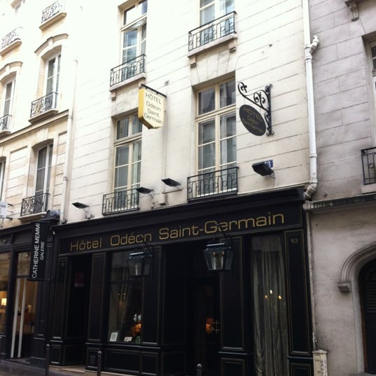 Photo taken at Hotel Odéon Saint Germain by Al A. on 6/16/2012