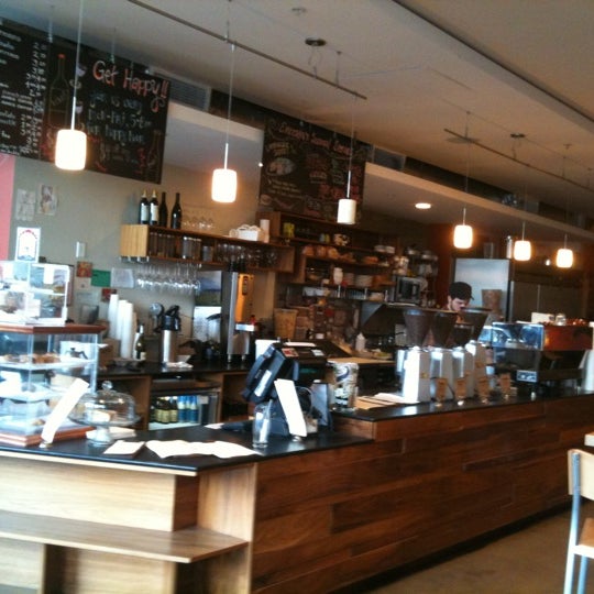 4/3/2011 tarihinde Maira L.ziyaretçi tarafından Epicenter Cafe'de çekilen fotoğraf