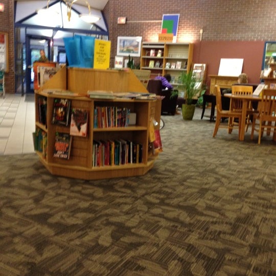 Kent District Library Plainfield Twp. Branch Library in Grand Rapids