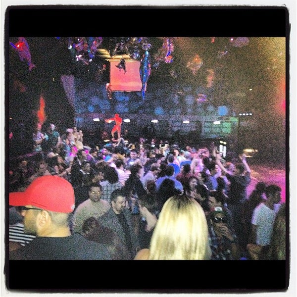 Foto scattata a Krave Nightclub da Kevind il 5/5/2012
