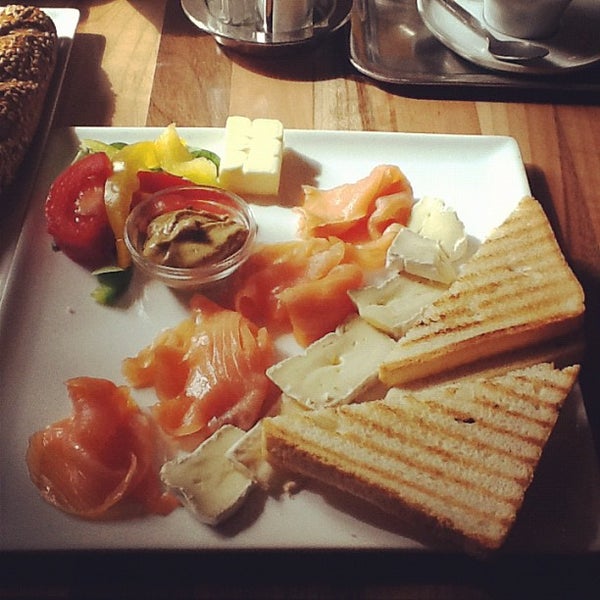 5/7/2012 tarihinde Daria K.ziyaretçi tarafından Café Restaurant Hummel'de çekilen fotoğraf