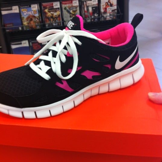 Finish Line Shoe Store in Roseville